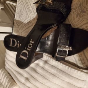 DIOR Slide